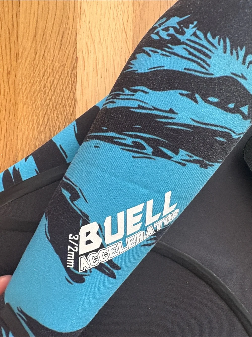 Buell accelerator 3/2 mm Full Wetsuit youth size 14